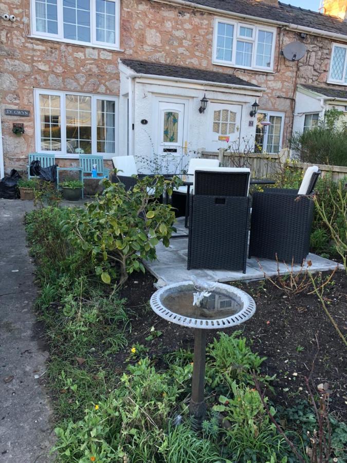 Welsh Country Cottage In Beautiful Village Llandudno Junction Dış mekan fotoğraf